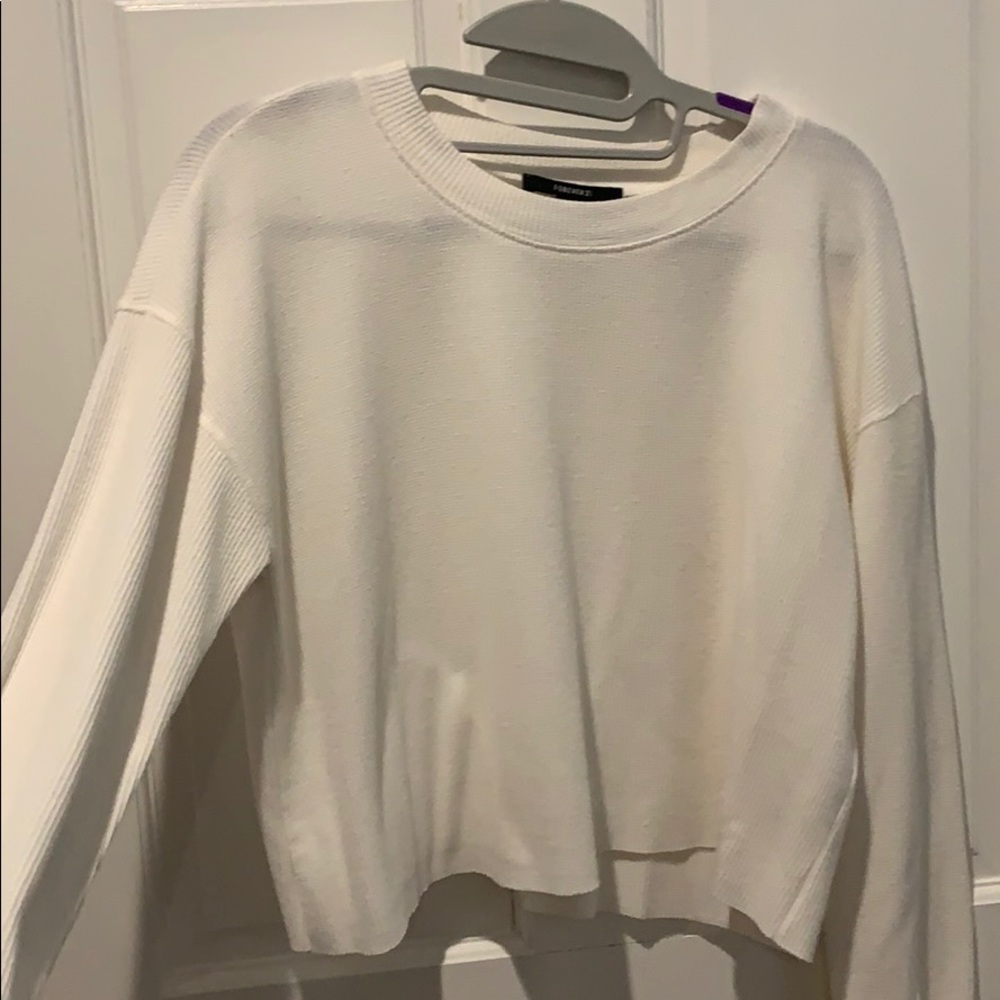 White long sleeve crop top